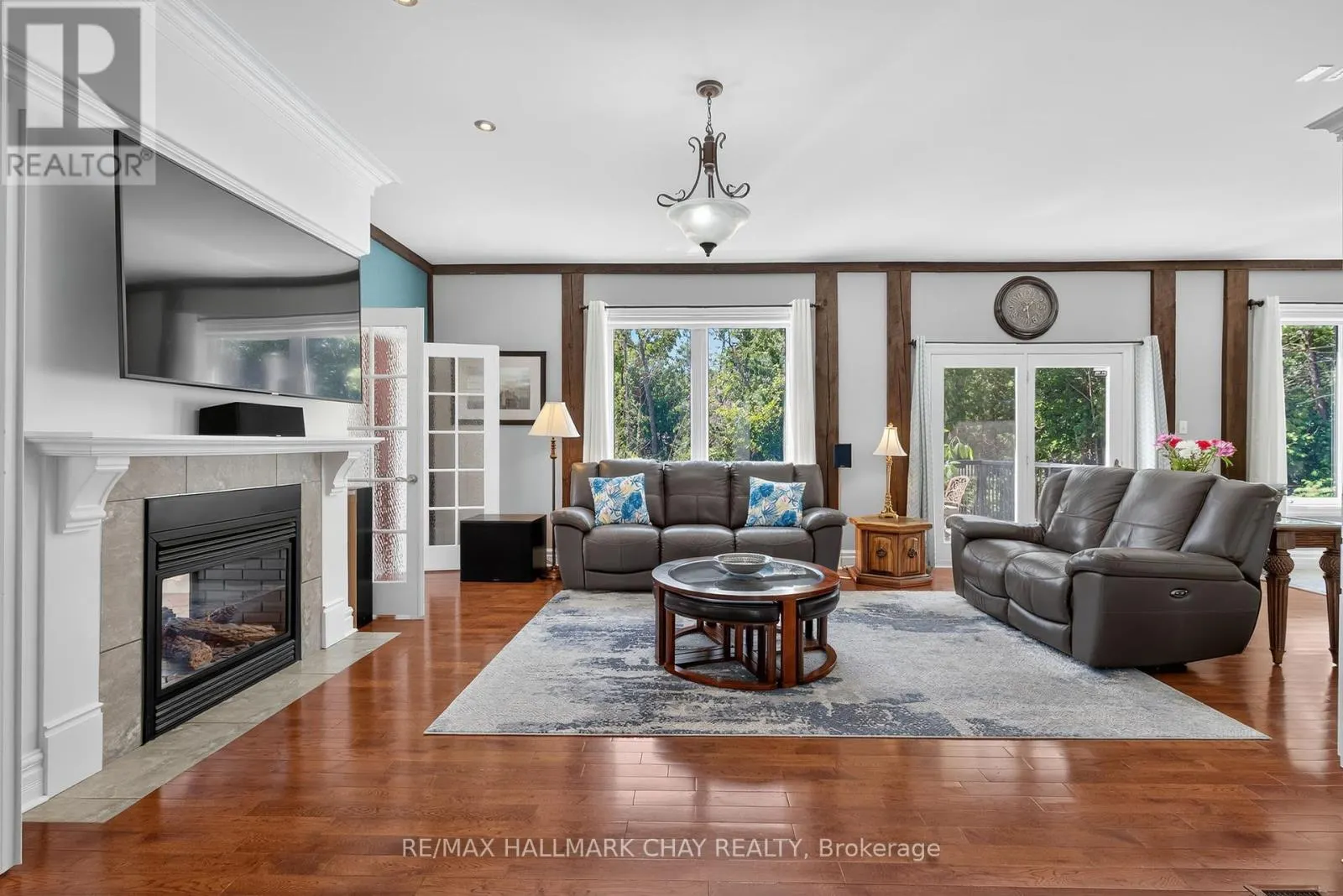 2 MARIPOSA CRESCENT
