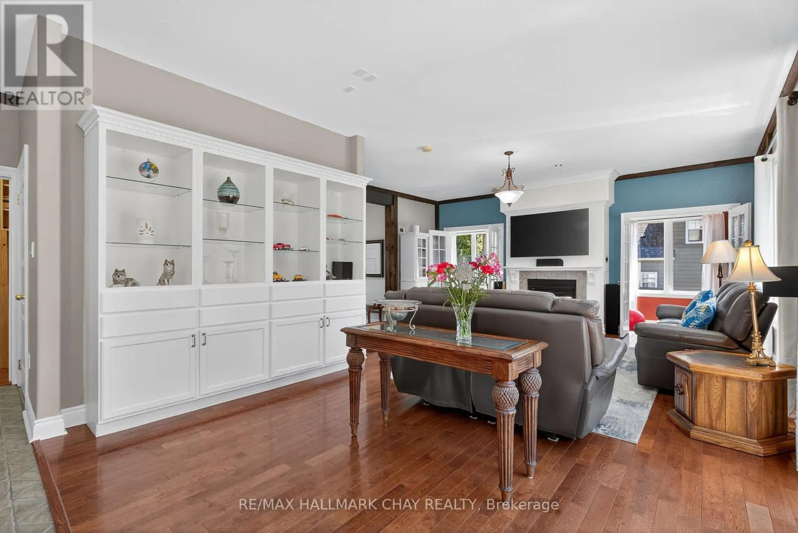 2 MARIPOSA CRESCENT