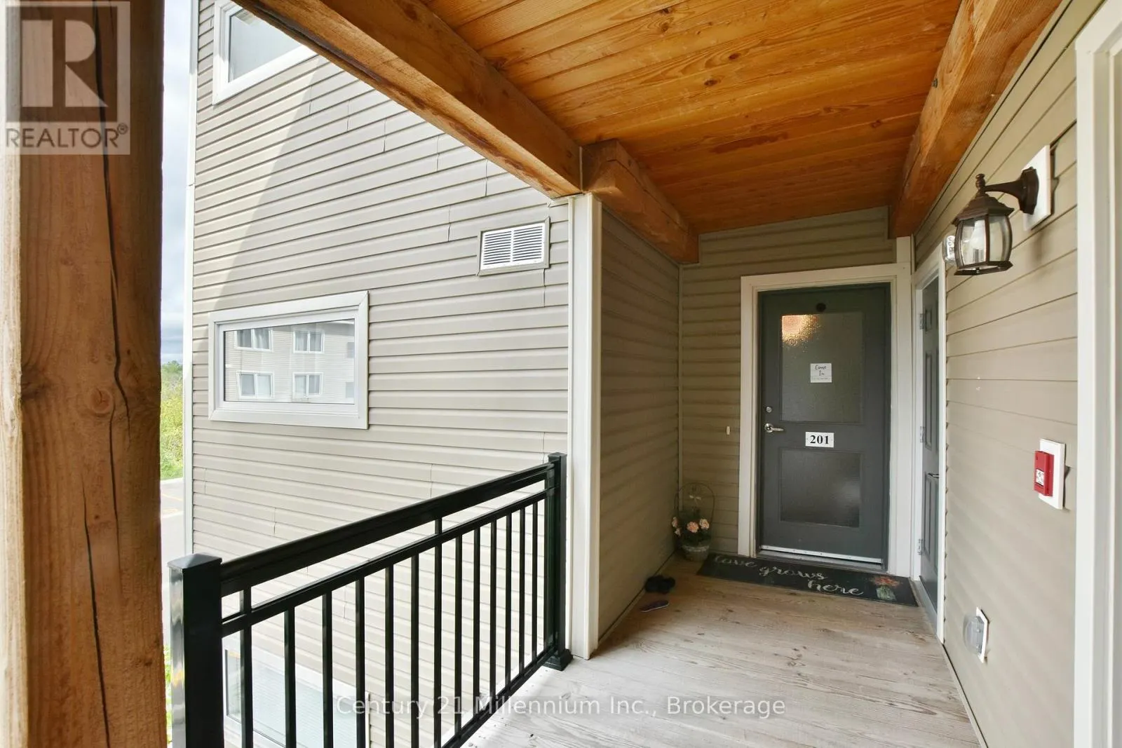 201 - 5 ANCHORAGE CRESCENT, #201