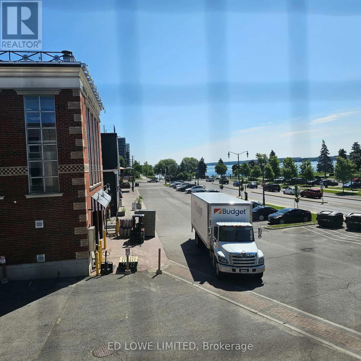 202 - 89 DUNLOP STREET E