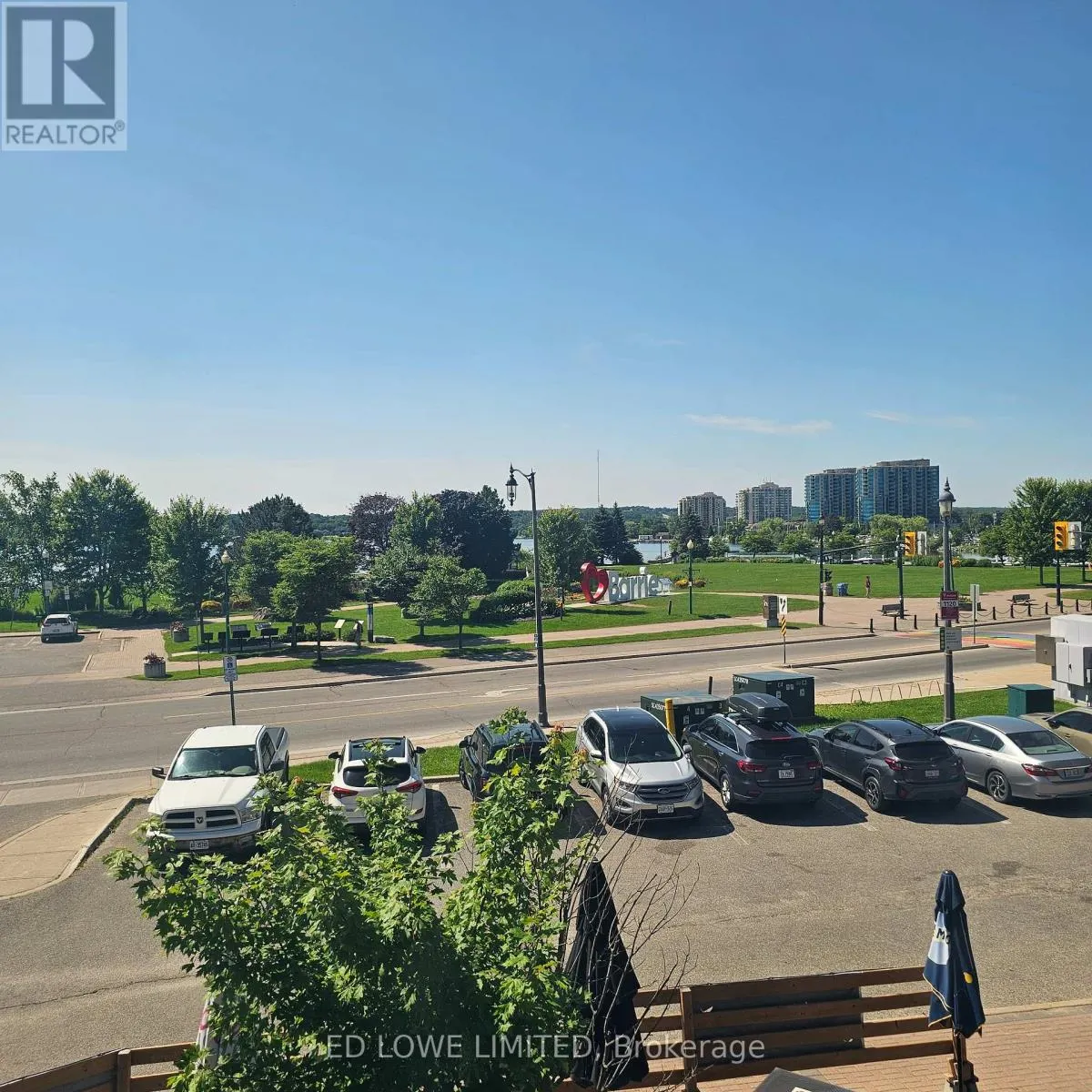 202 - 89 DUNLOP STREET E
