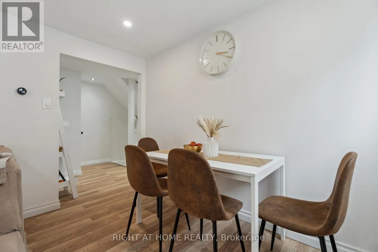 54 SHAKESPEARE CRESCENT