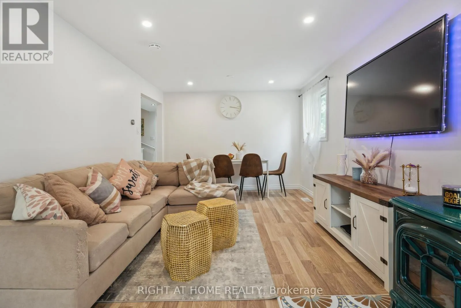54 SHAKESPEARE CRESCENT