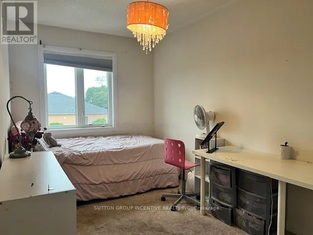 3 BEDFORD ESTATES CRESCENT