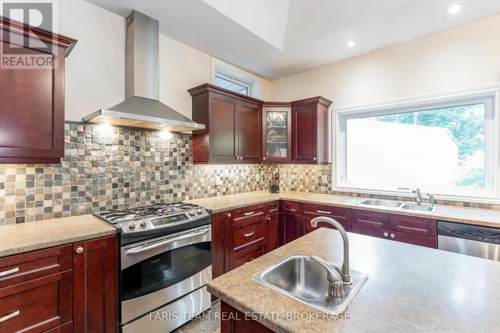 193 GILWOOD PARK DRIVE