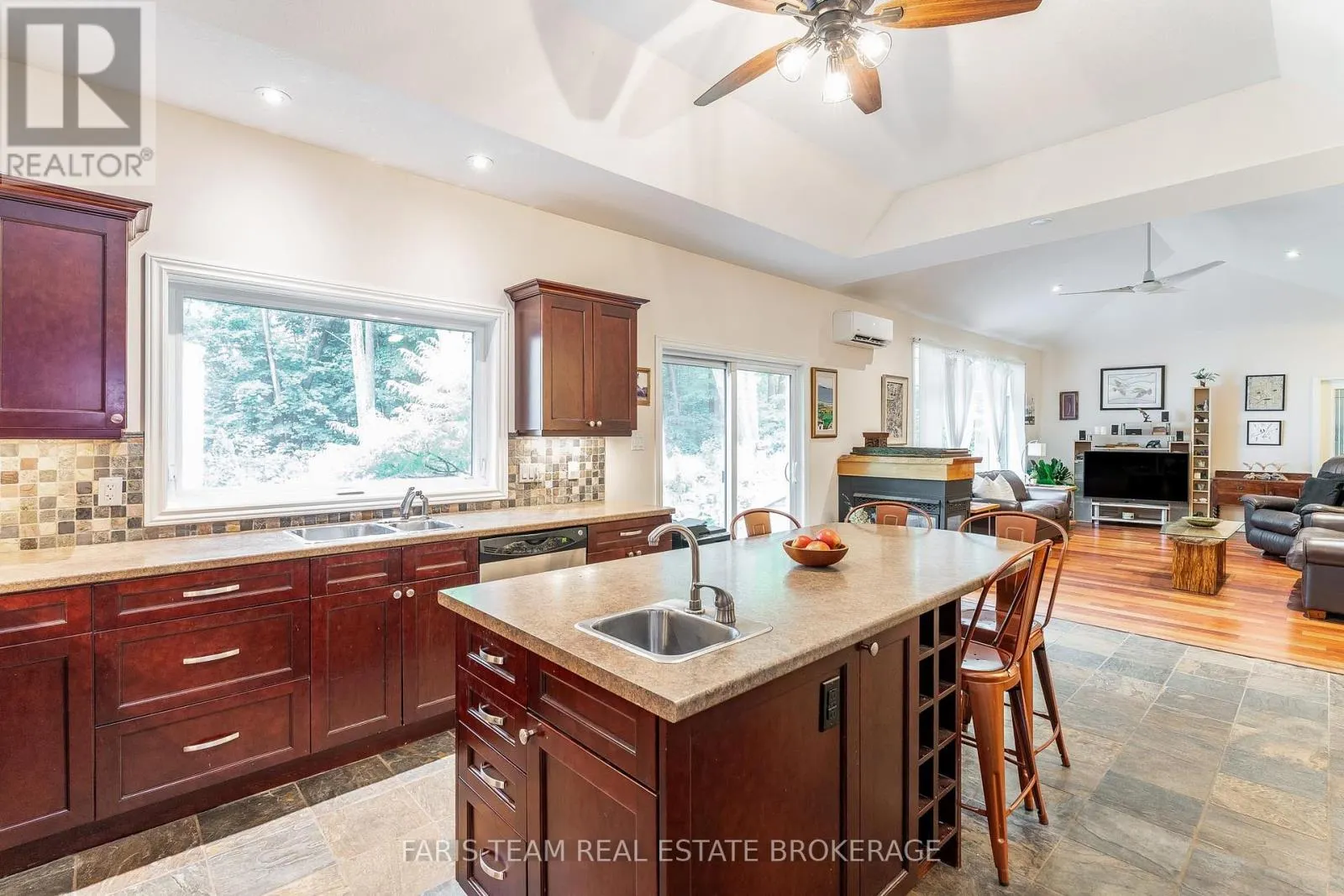 193 GILWOOD PARK DRIVE