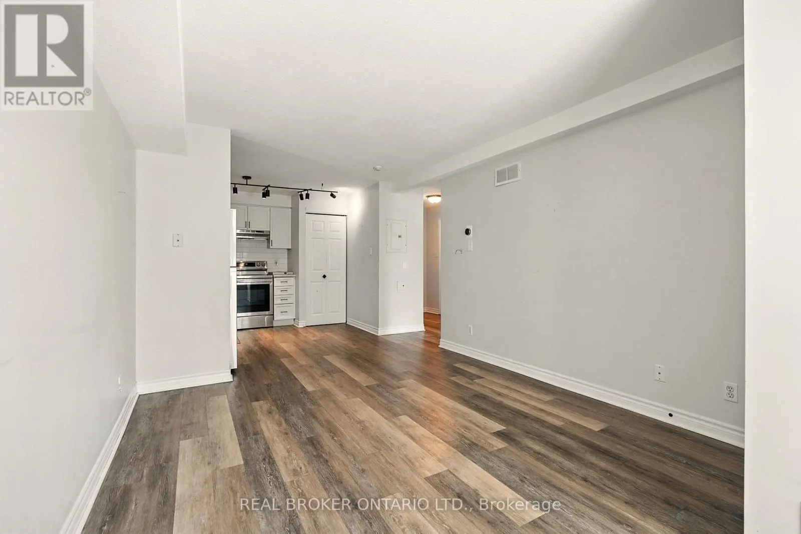 303 - 49 JACOBS TERRACE