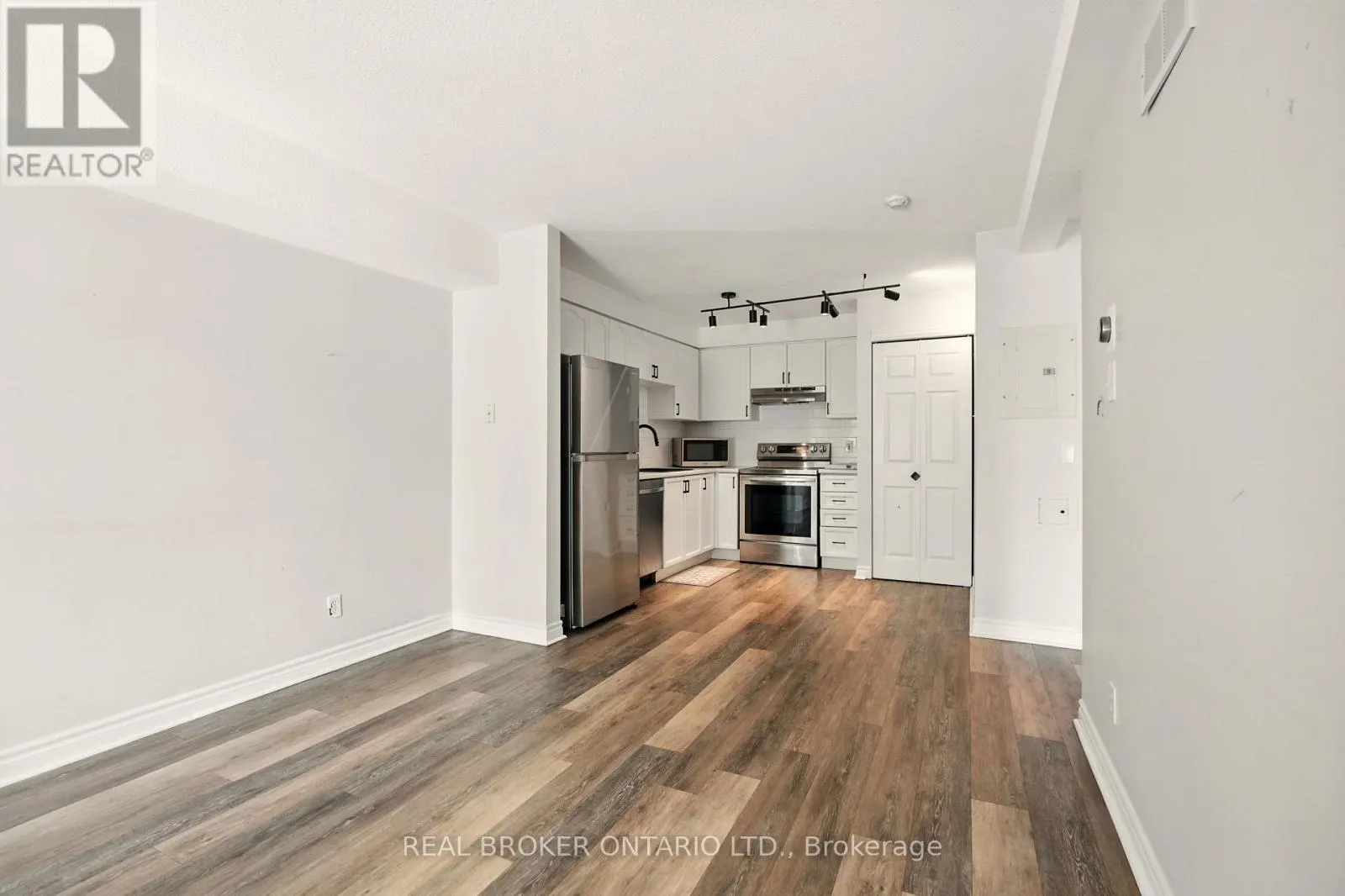 303 - 49 JACOBS TERRACE