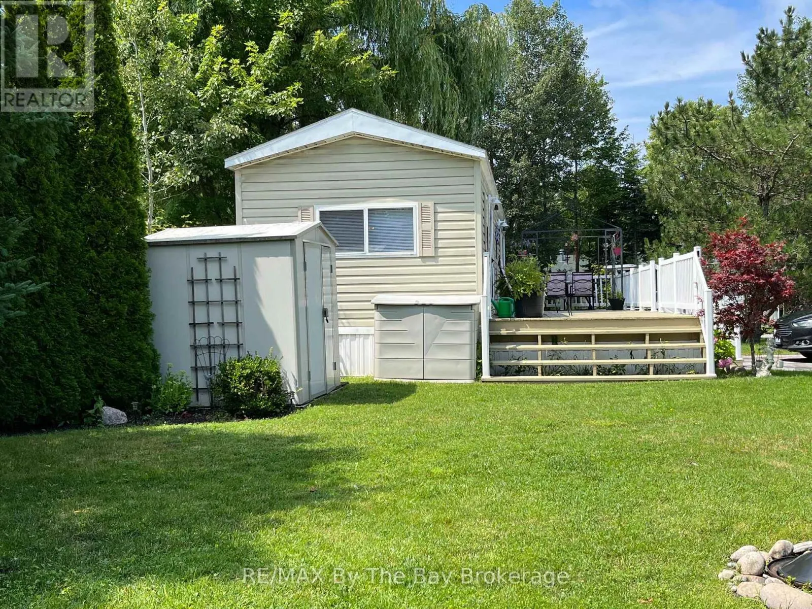 15 HURON CIRCLE