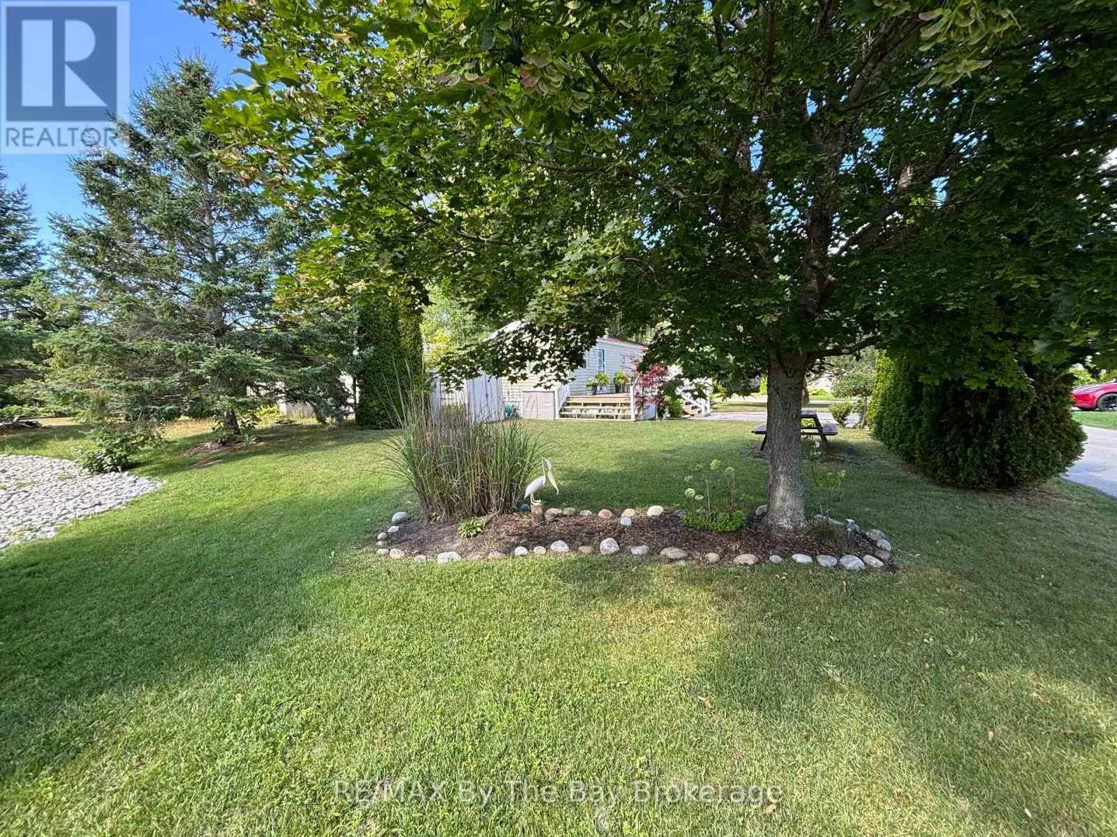 15 HURON CIRCLE
