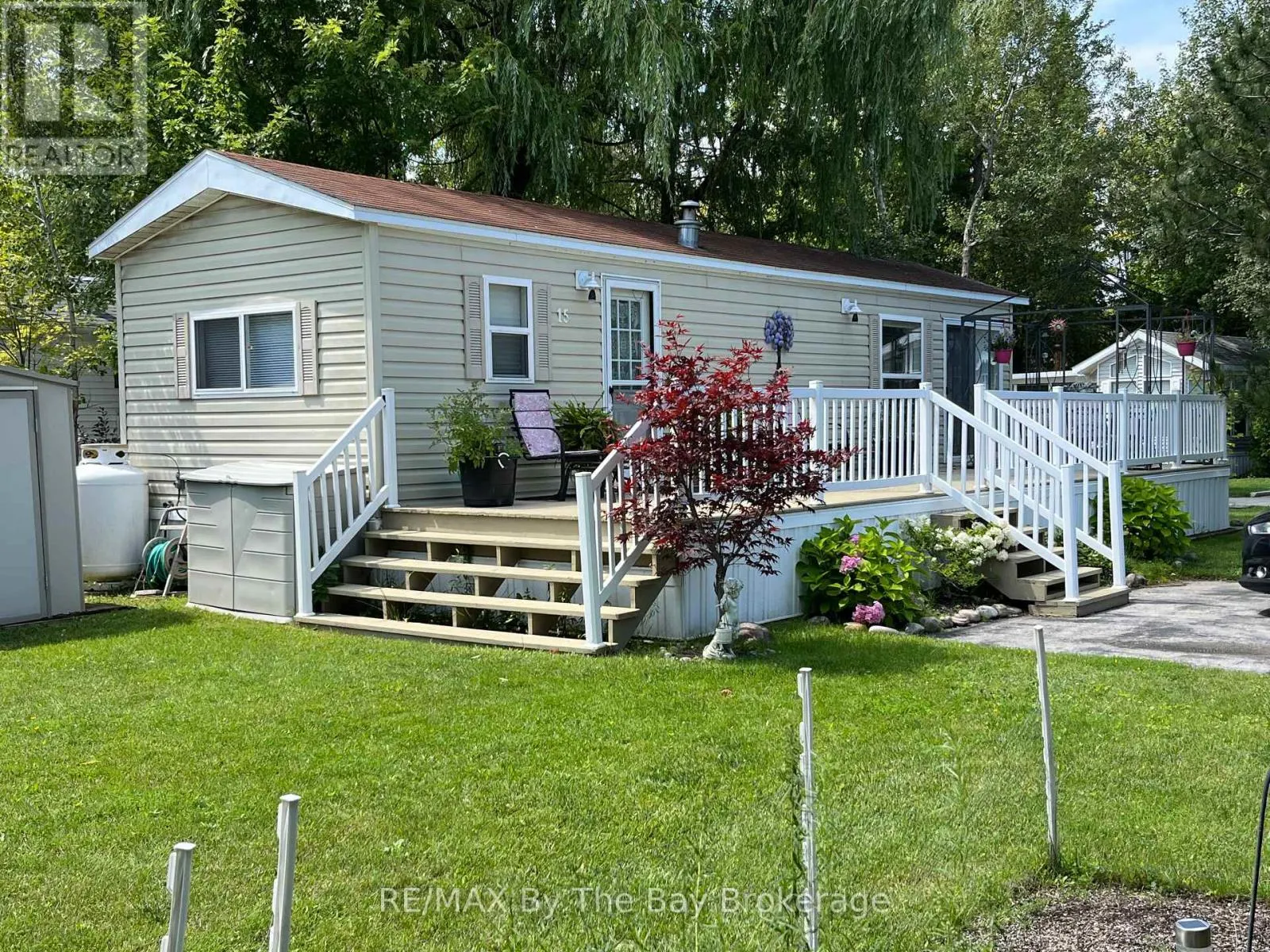 15 HURON CIRCLE