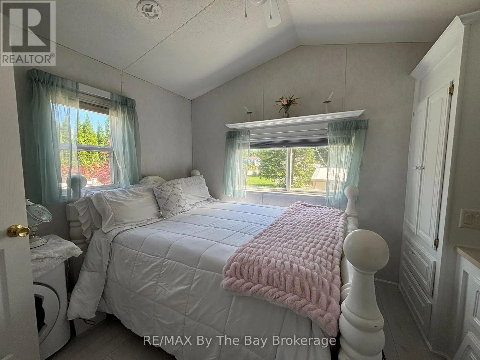 15 HURON CIRCLE