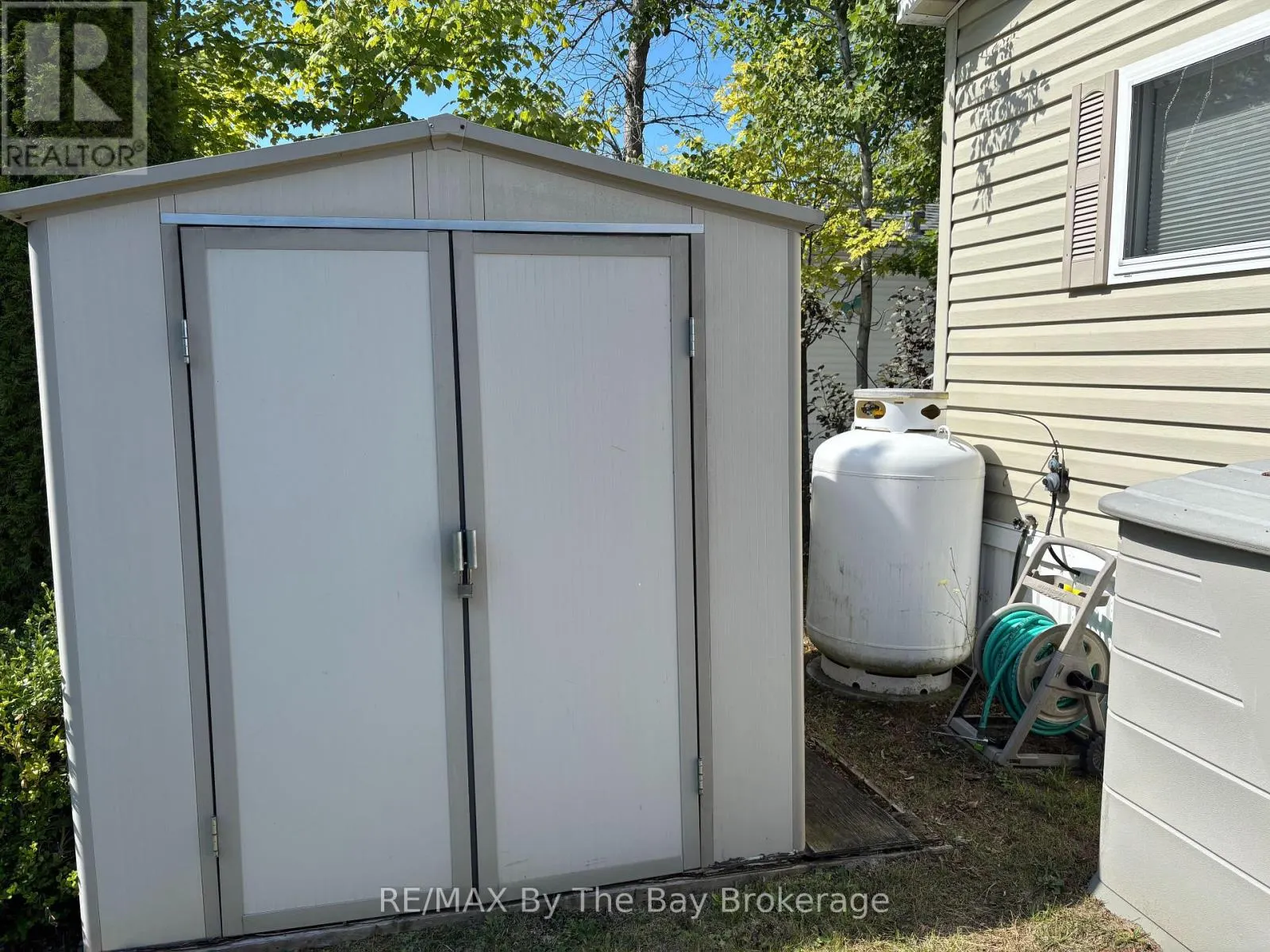 15 HURON CIRCLE