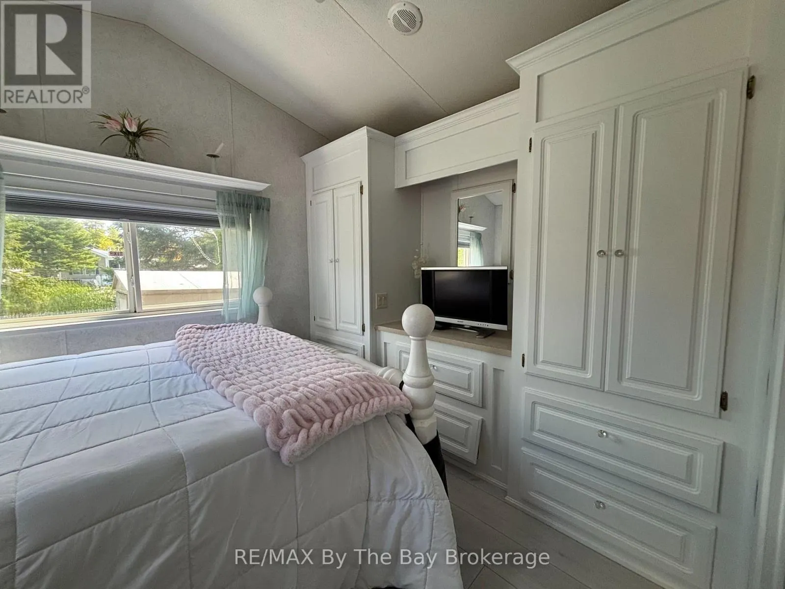 15 HURON CIRCLE