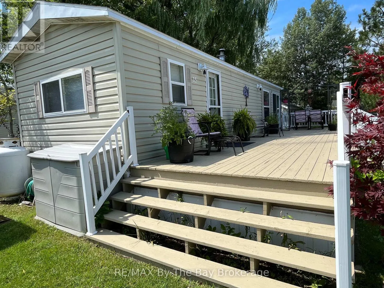 15 HURON CIRCLE
