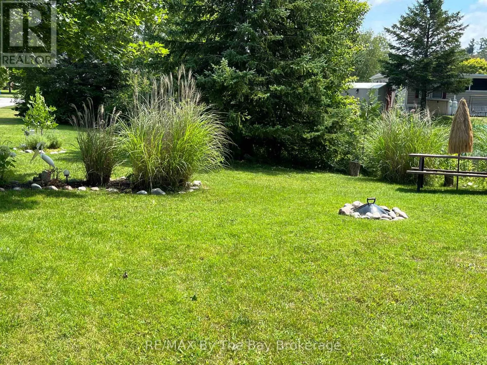 15 HURON CIRCLE