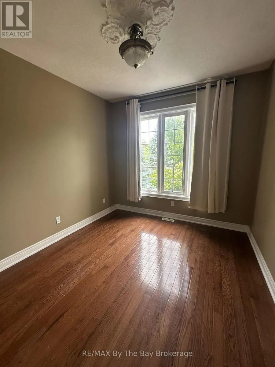 64 ORIOLE CRESCENT