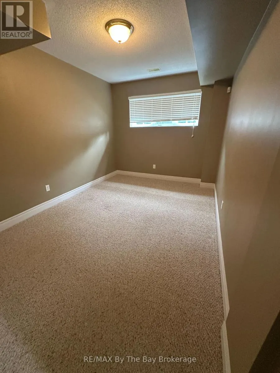 64 ORIOLE CRESCENT