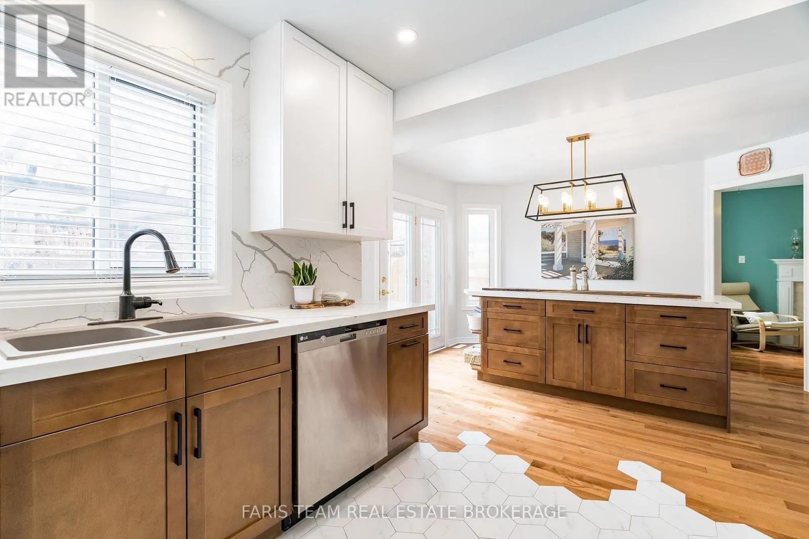 43 DUNNETT DRIVE