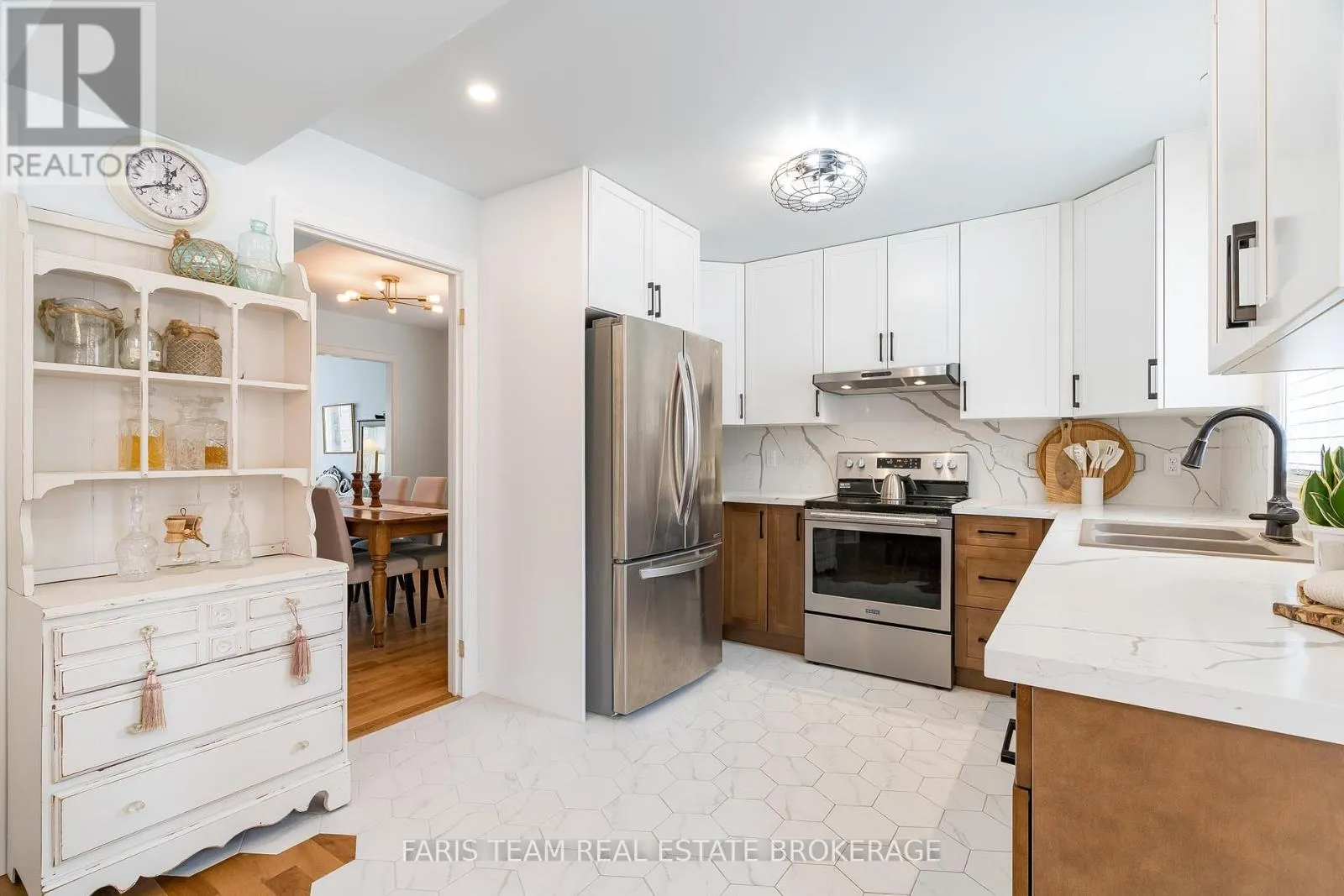 43 DUNNETT DRIVE