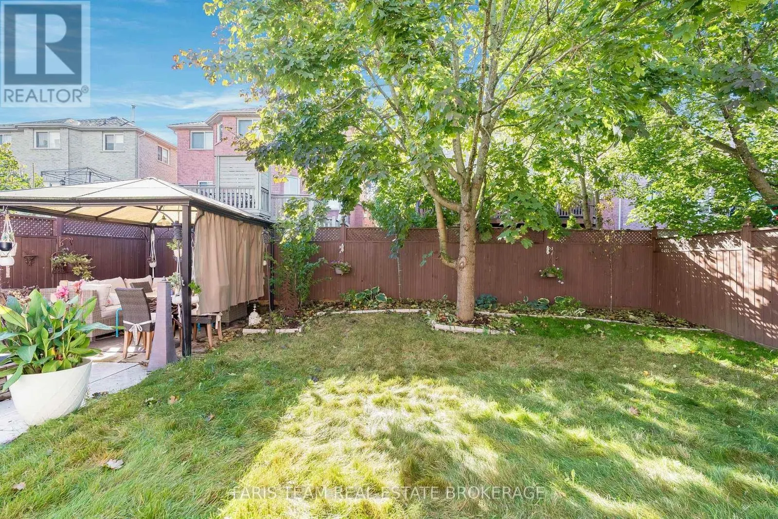 43 DUNNETT DRIVE