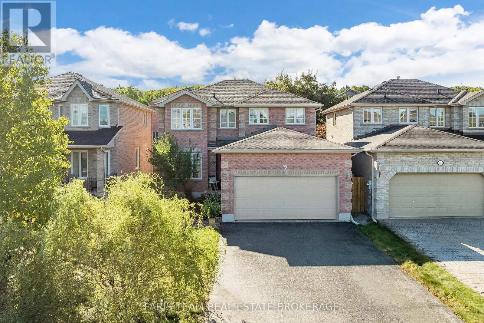 43 DUNNETT DRIVE