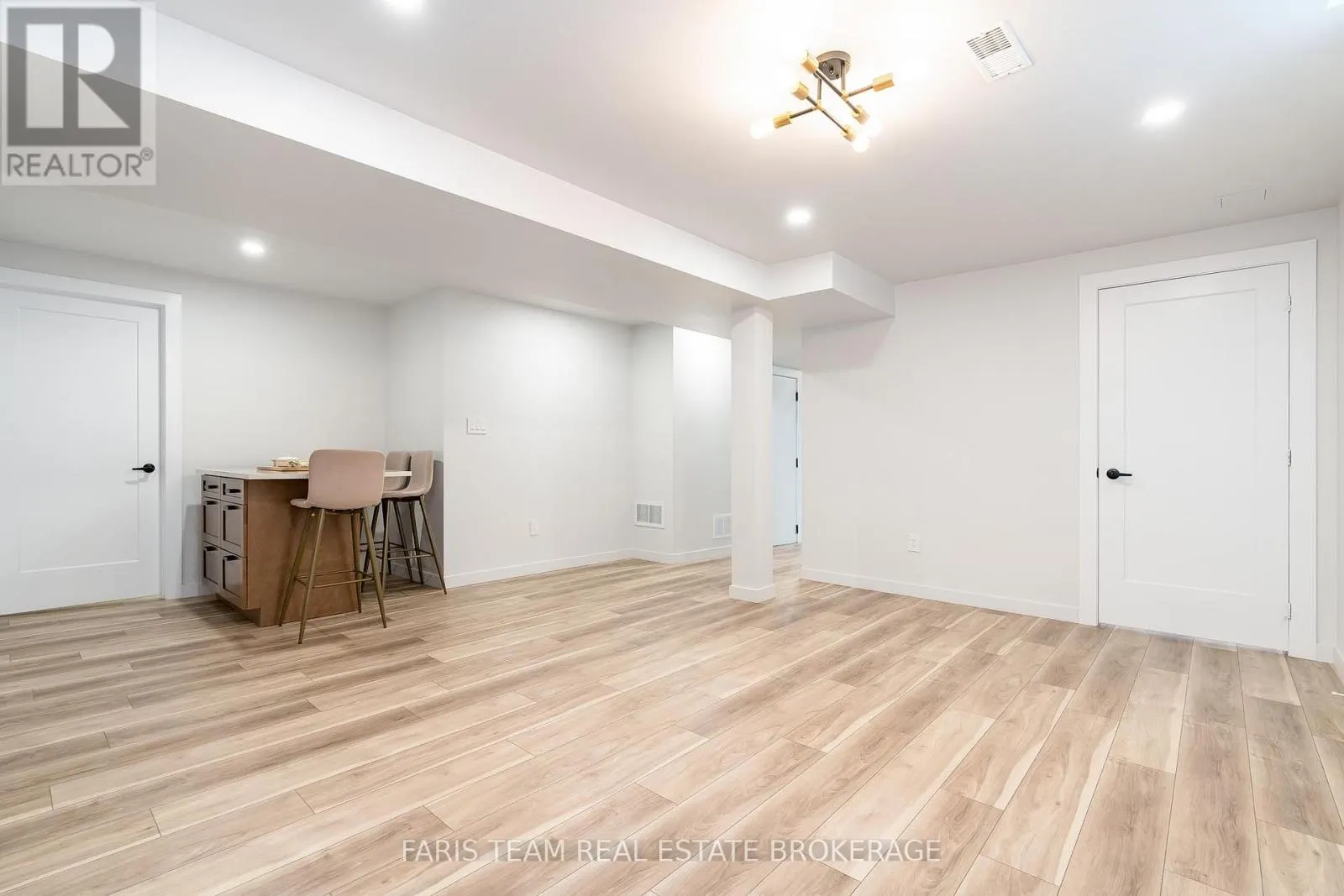 43 DUNNETT DRIVE