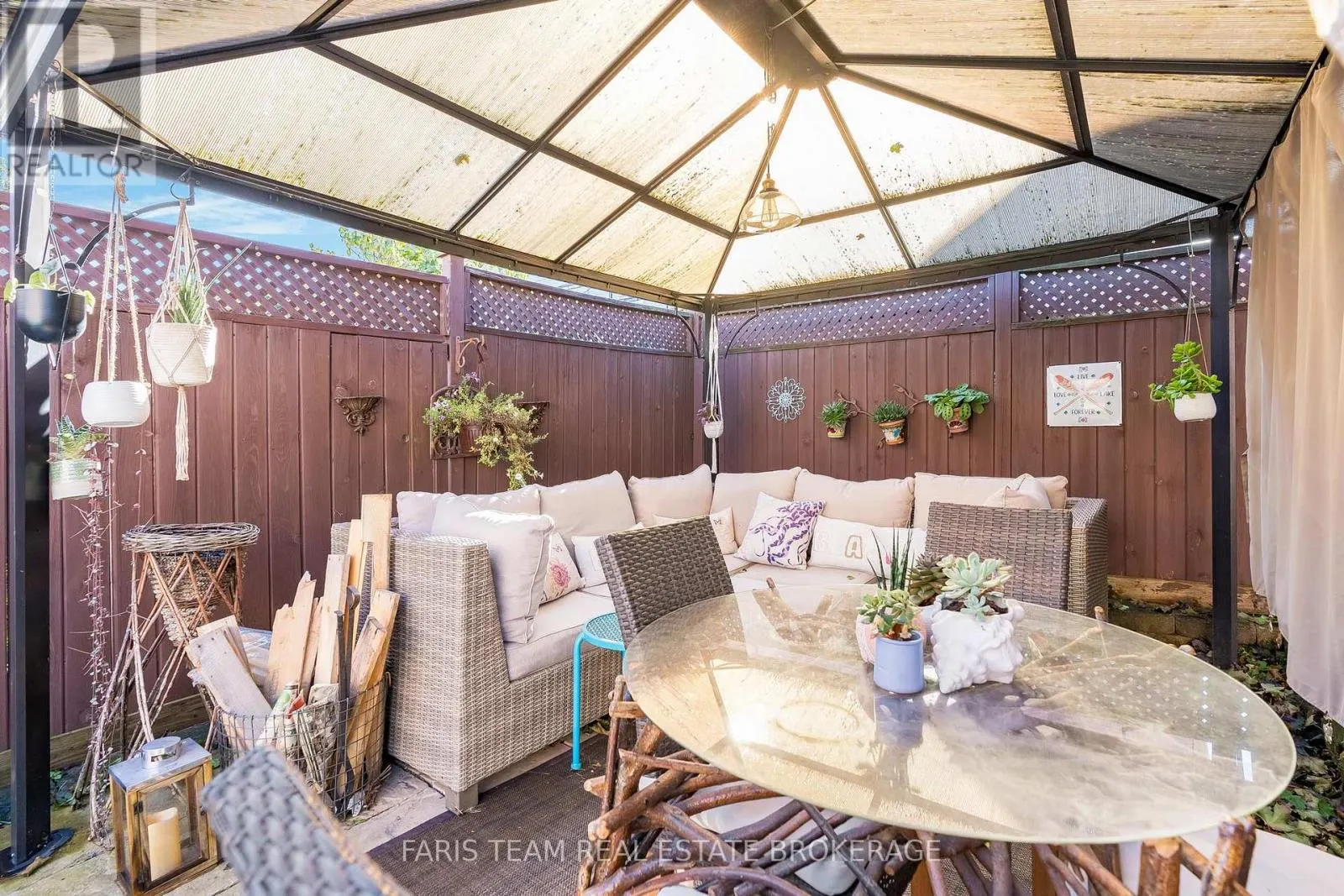 43 DUNNETT DRIVE