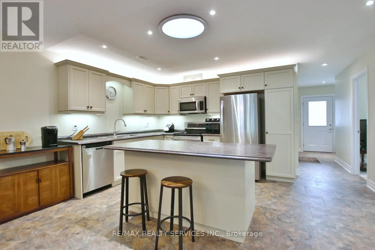 45 CLOVER CRESCENT