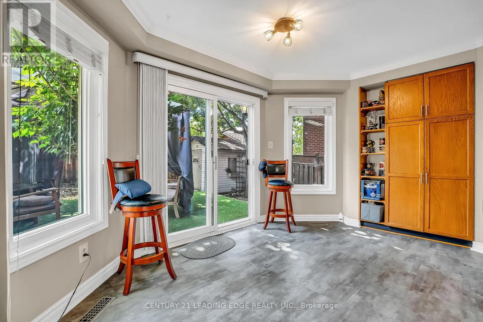 21 BRUSHWOOD CRESCENT