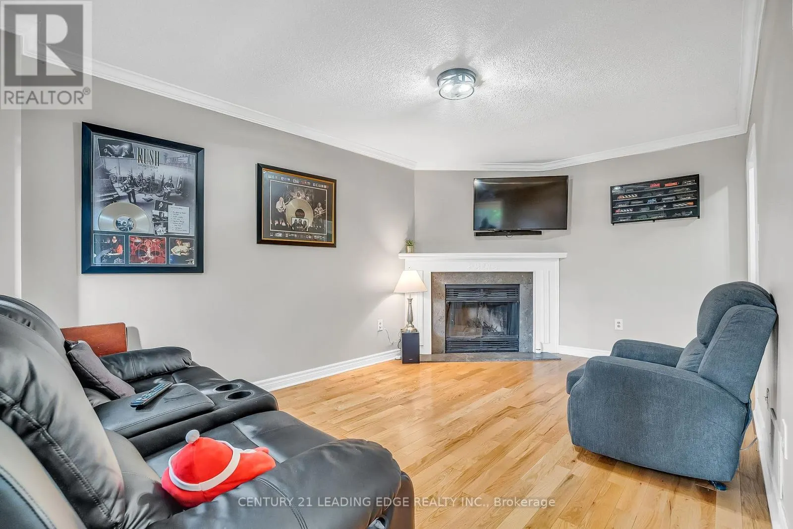 21 BRUSHWOOD CRESCENT