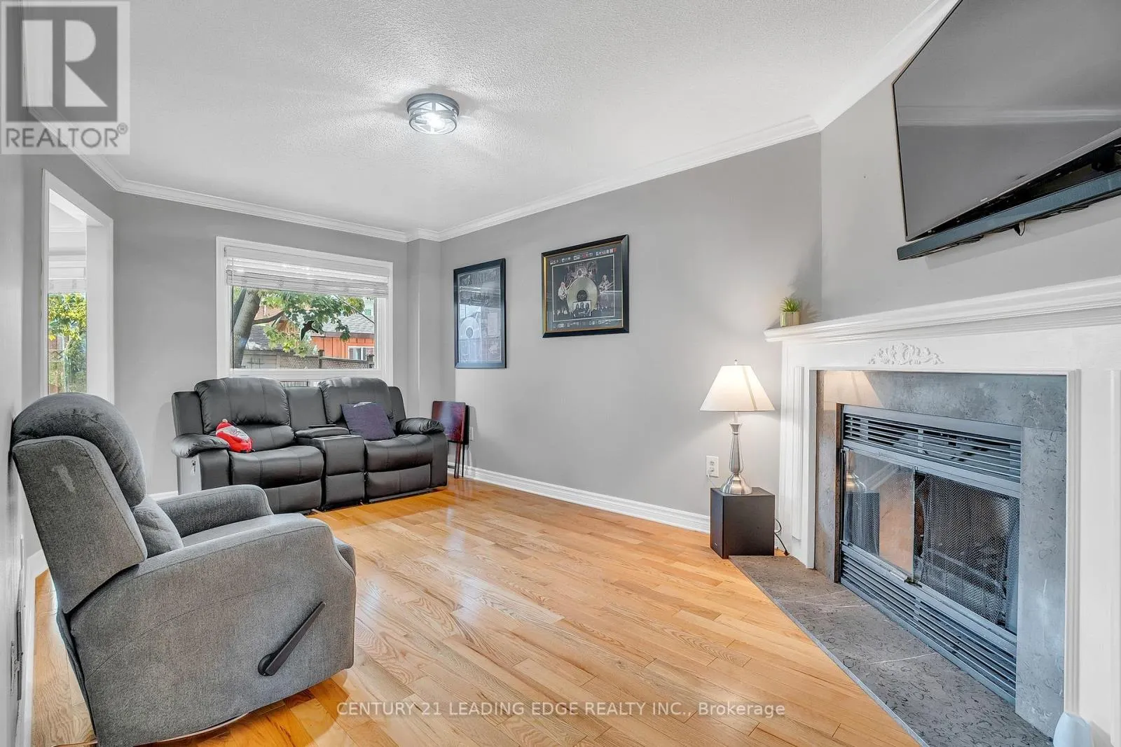 21 BRUSHWOOD CRESCENT