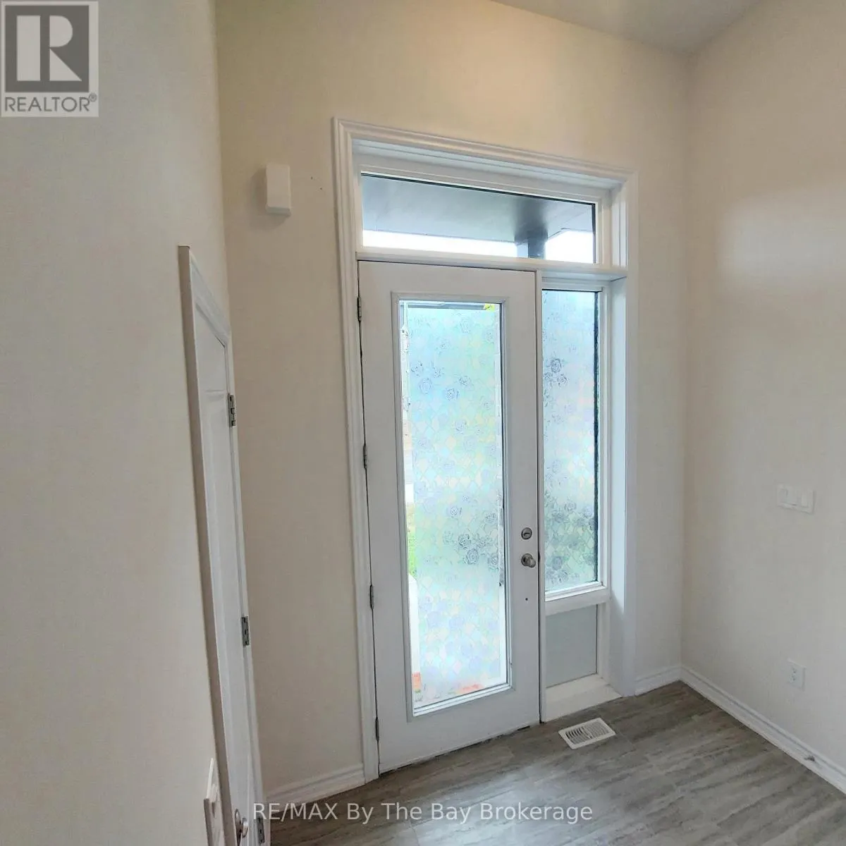 UPPER - 92 BERKELY STREET, #UPPER