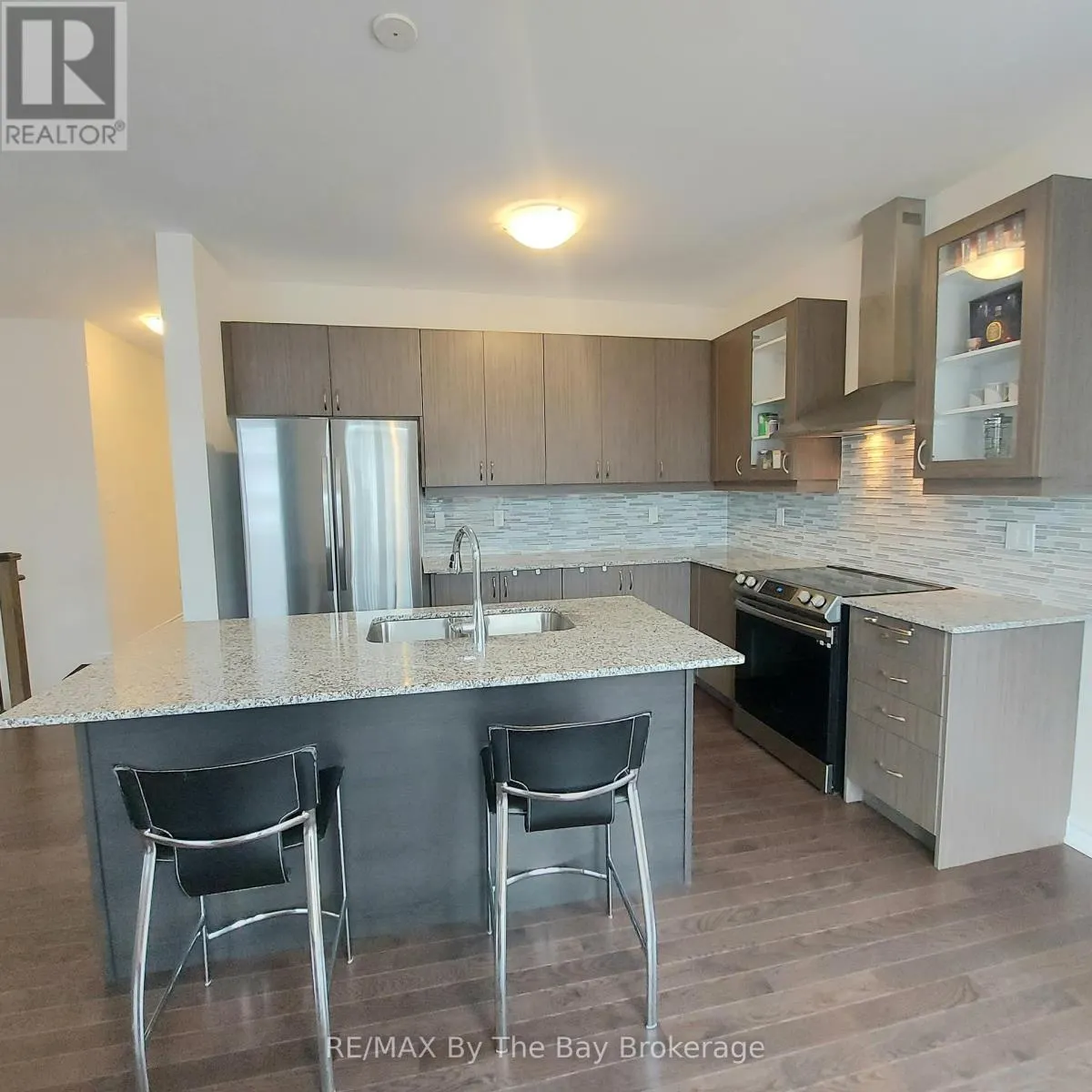 UPPER - 92 BERKELY STREET, #UPPER