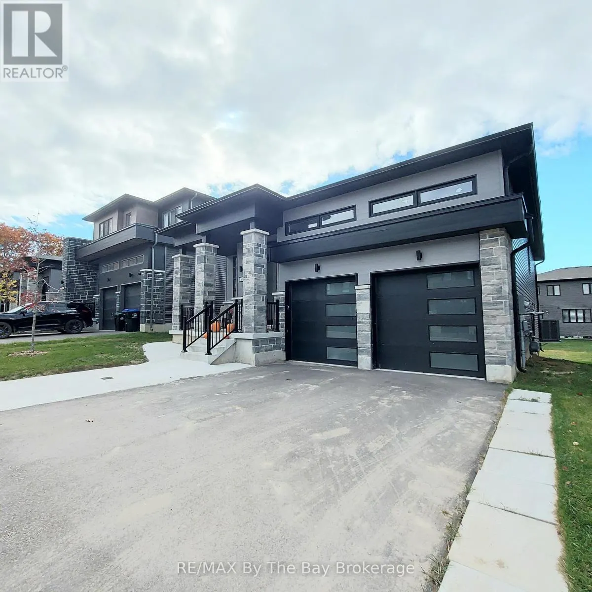 UPPER - 92 BERKELY STREET, #UPPER