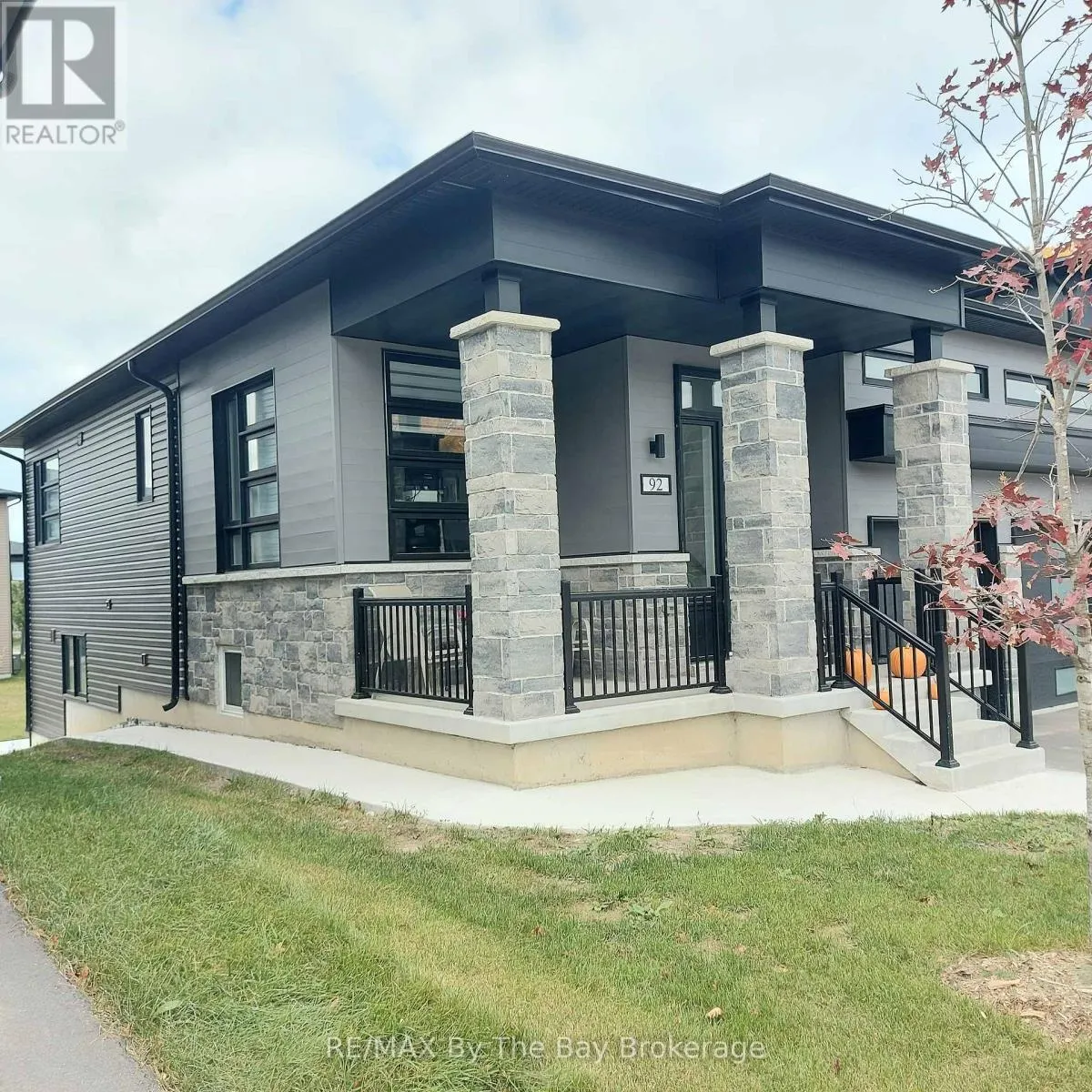 UPPER - 92 BERKELY STREET, #UPPER
