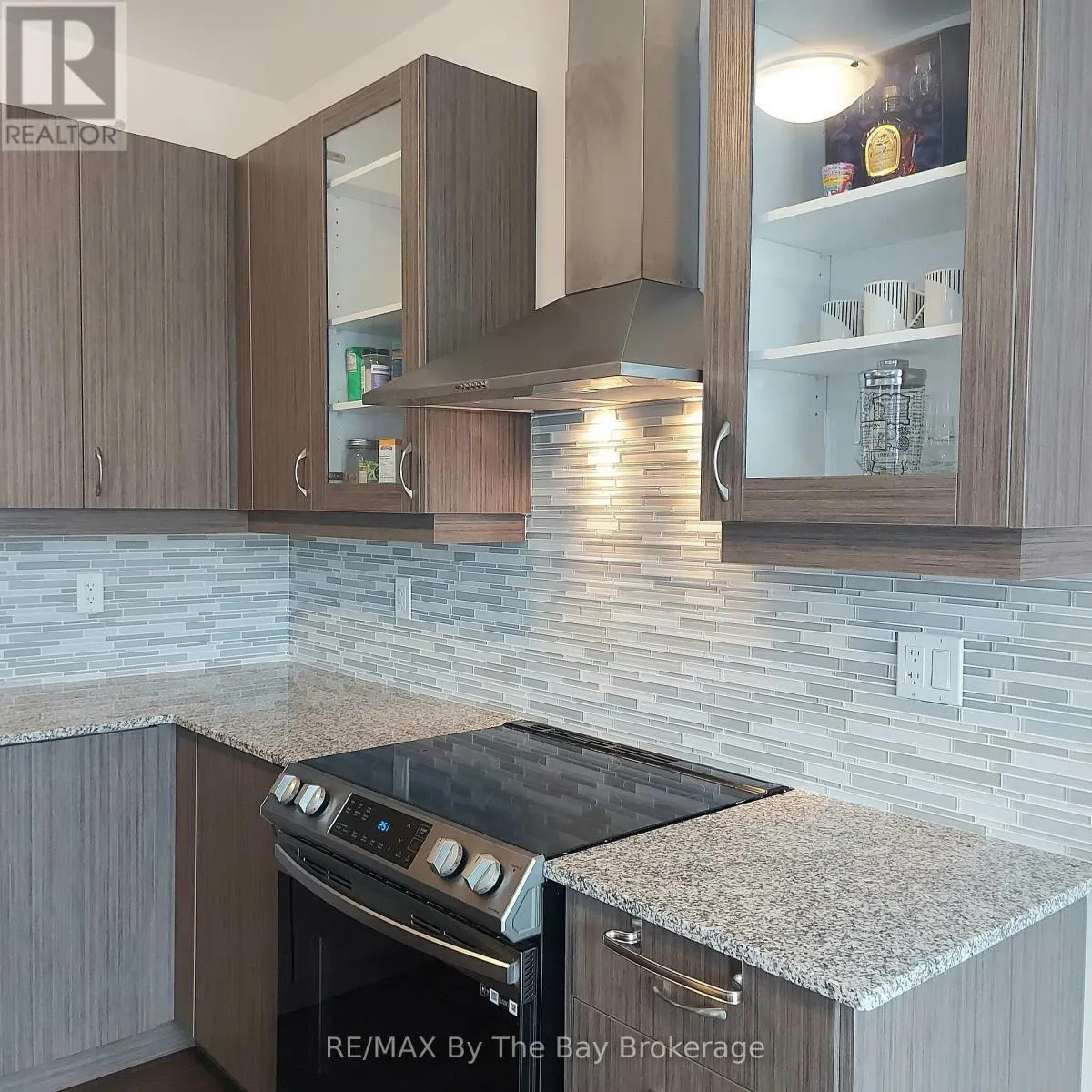 UPPER - 92 BERKELY STREET, #UPPER