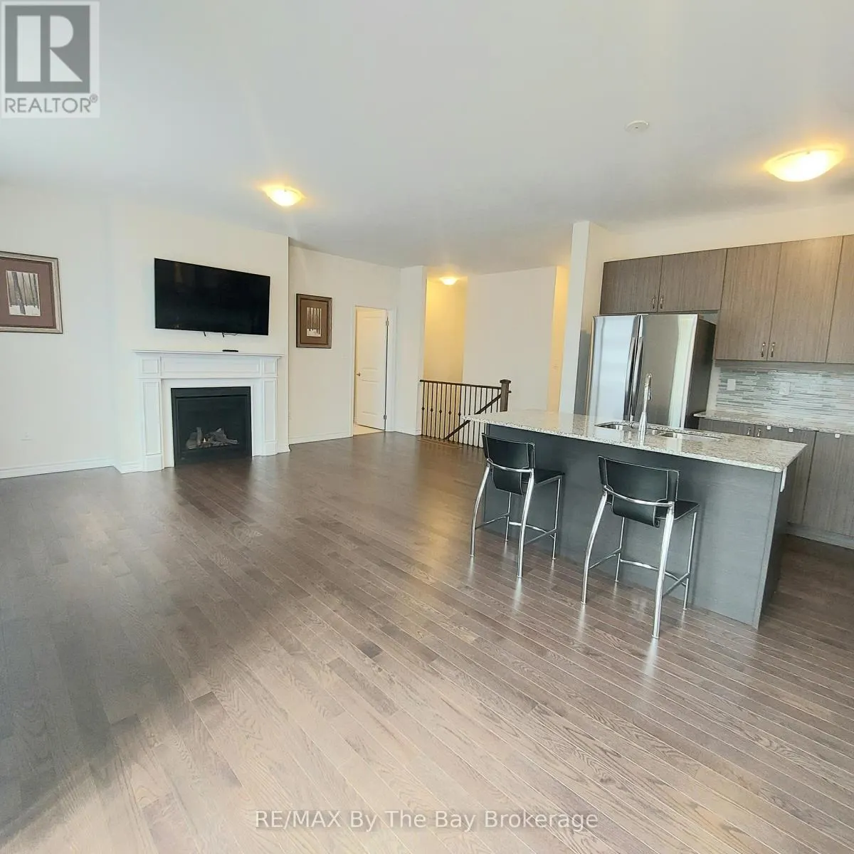 UPPER - 92 BERKELY STREET, #UPPER