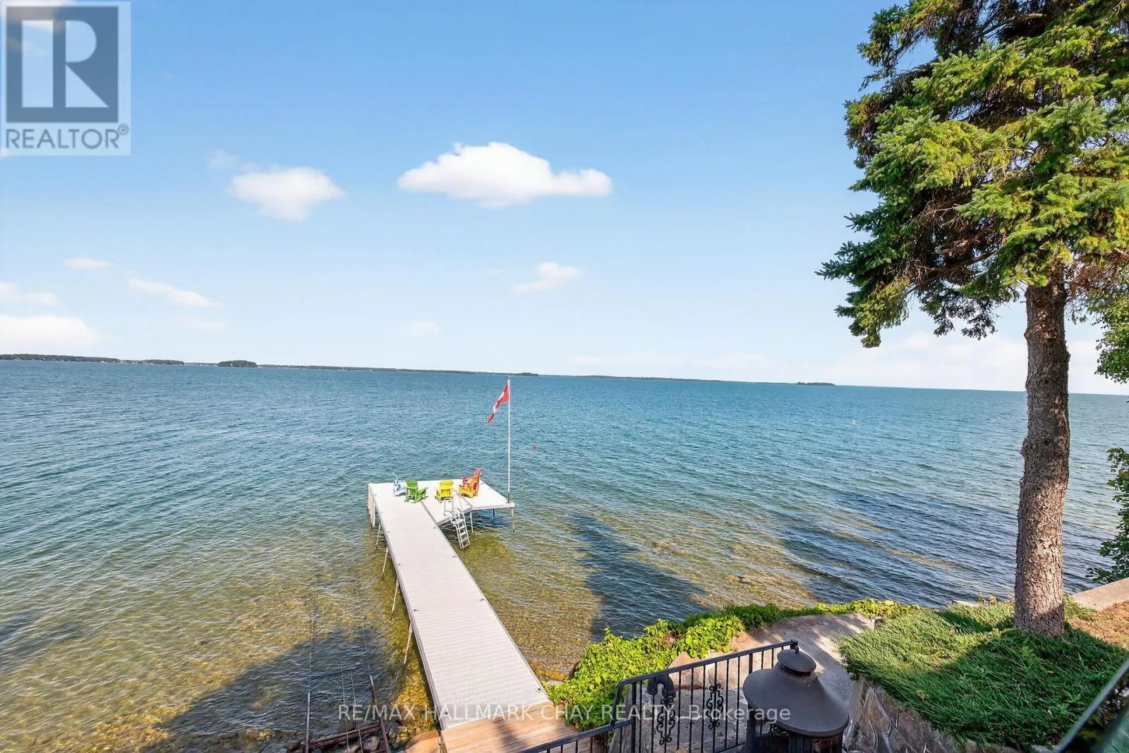 43 MOON POINT DRIVE
