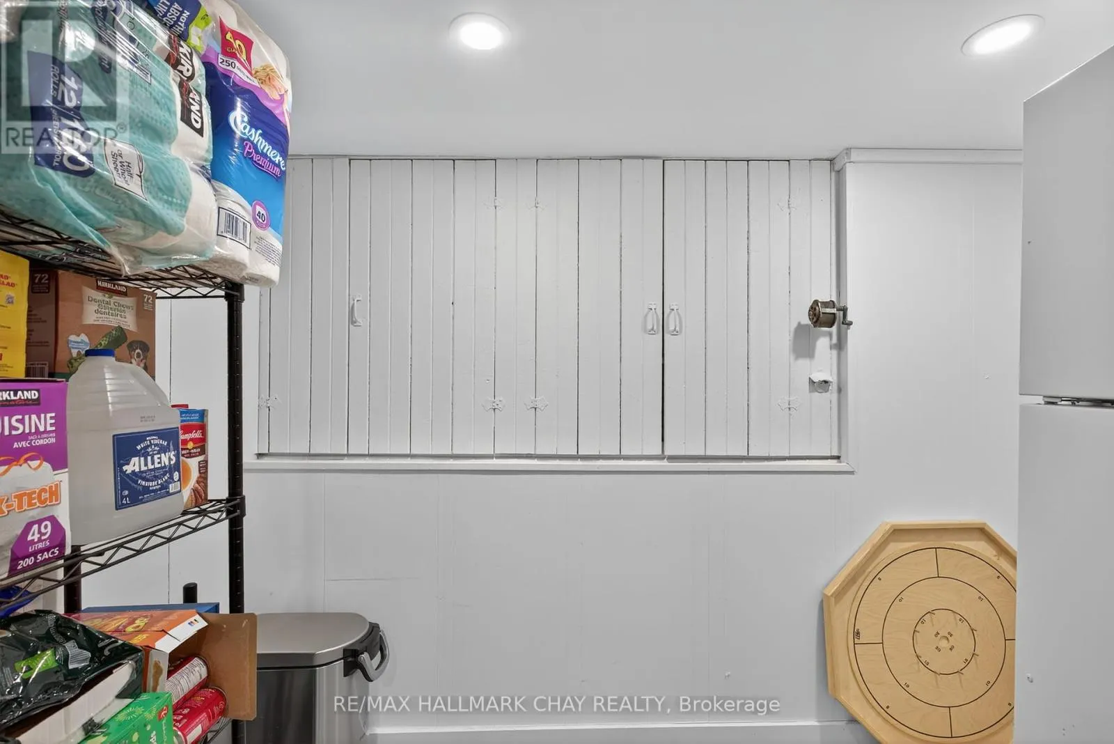 43 MOON POINT DRIVE