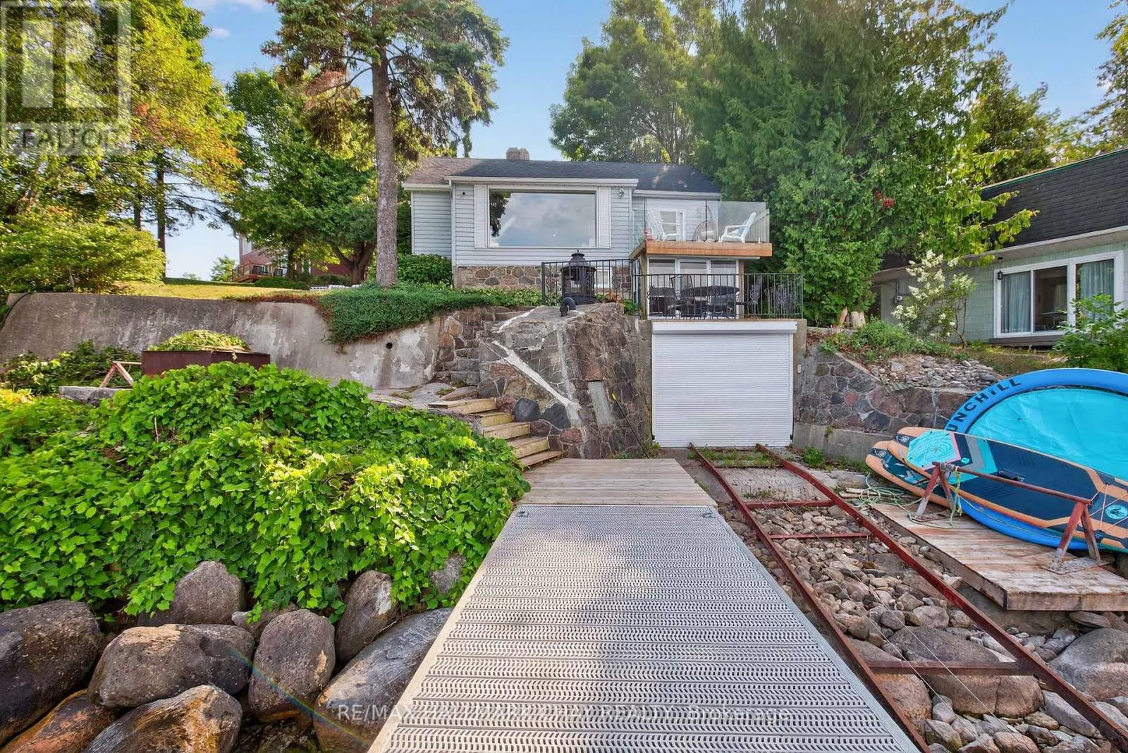43 MOON POINT DRIVE