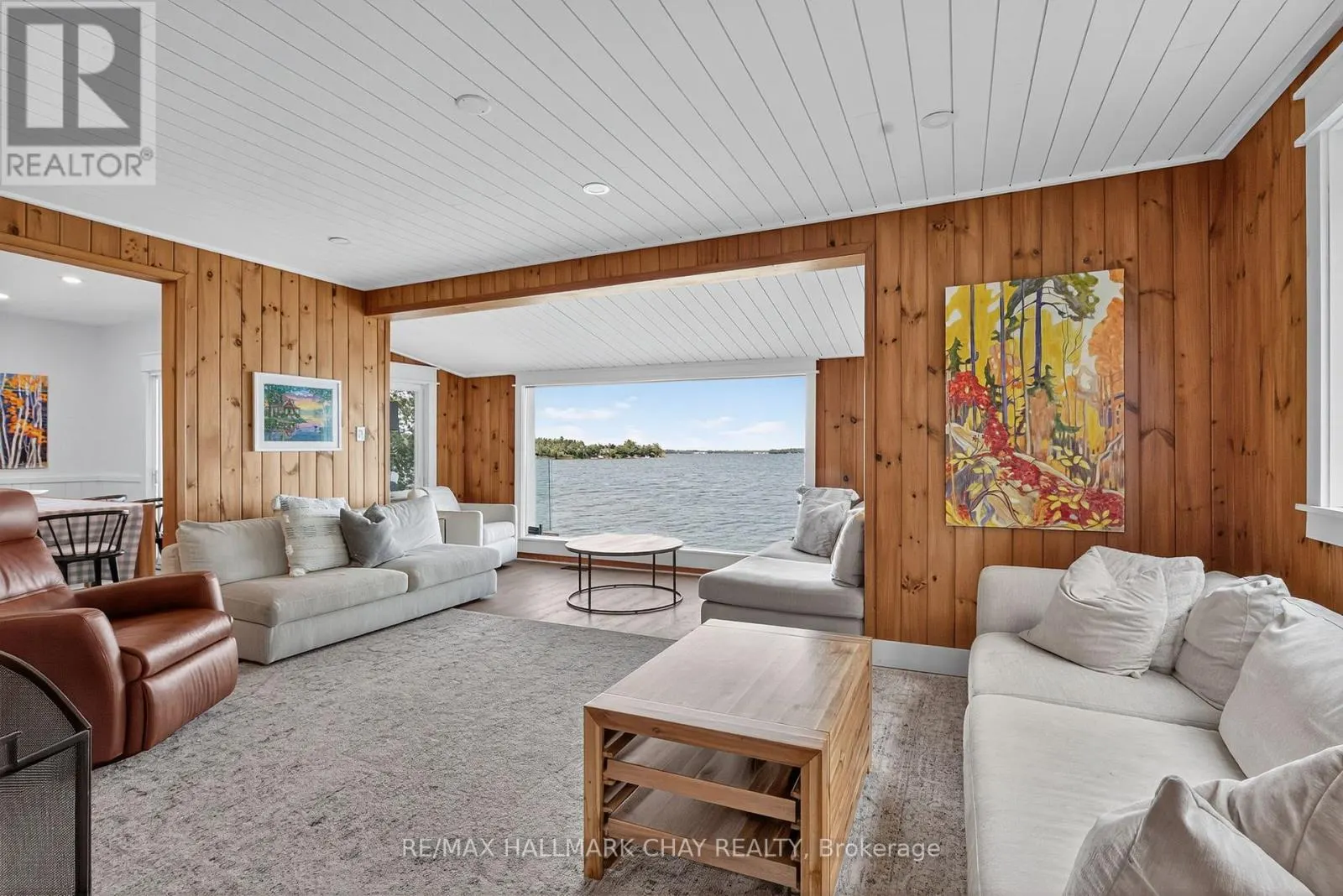 43 MOON POINT DRIVE