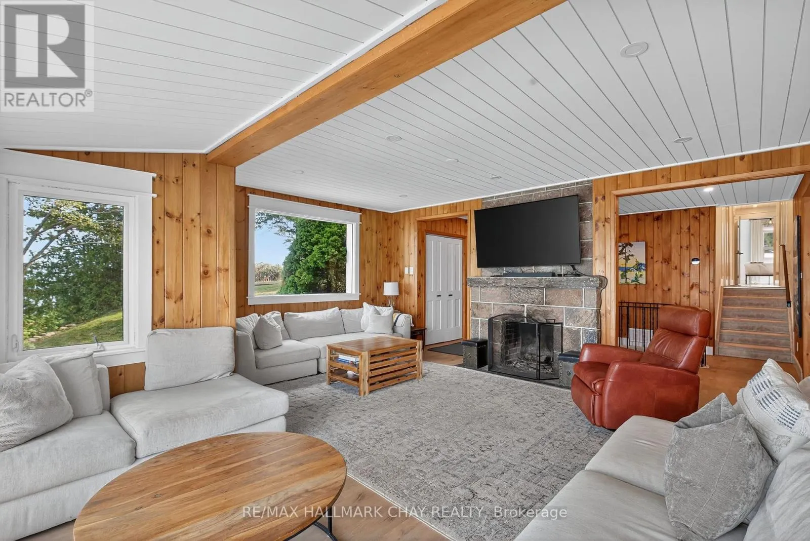 43 MOON POINT DRIVE