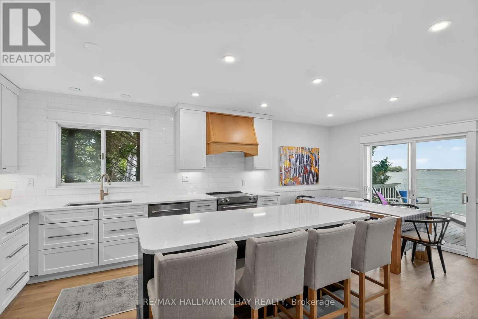 43 MOON POINT DRIVE