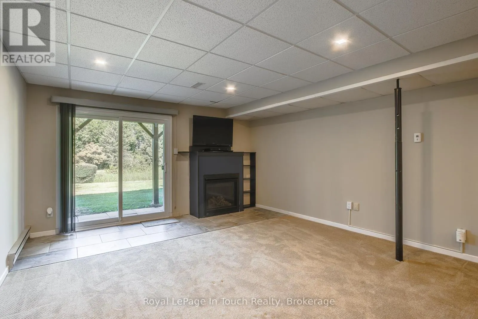 32 - 696 KING STREET, #32