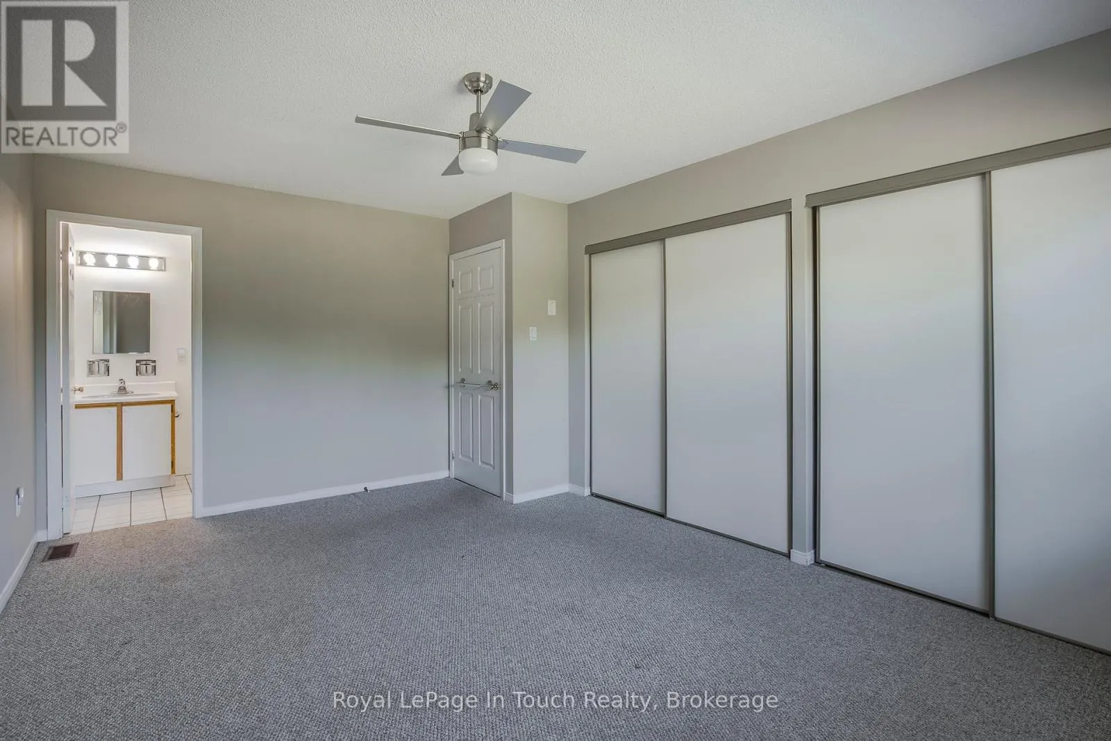 32 - 696 KING STREET, #32