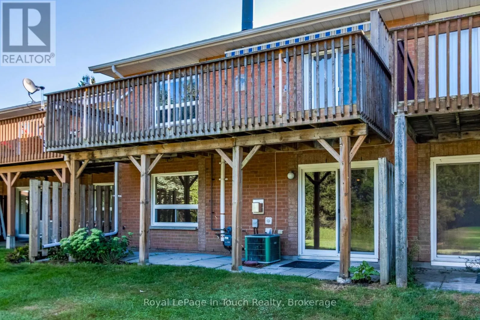 32 - 696 KING STREET, #32