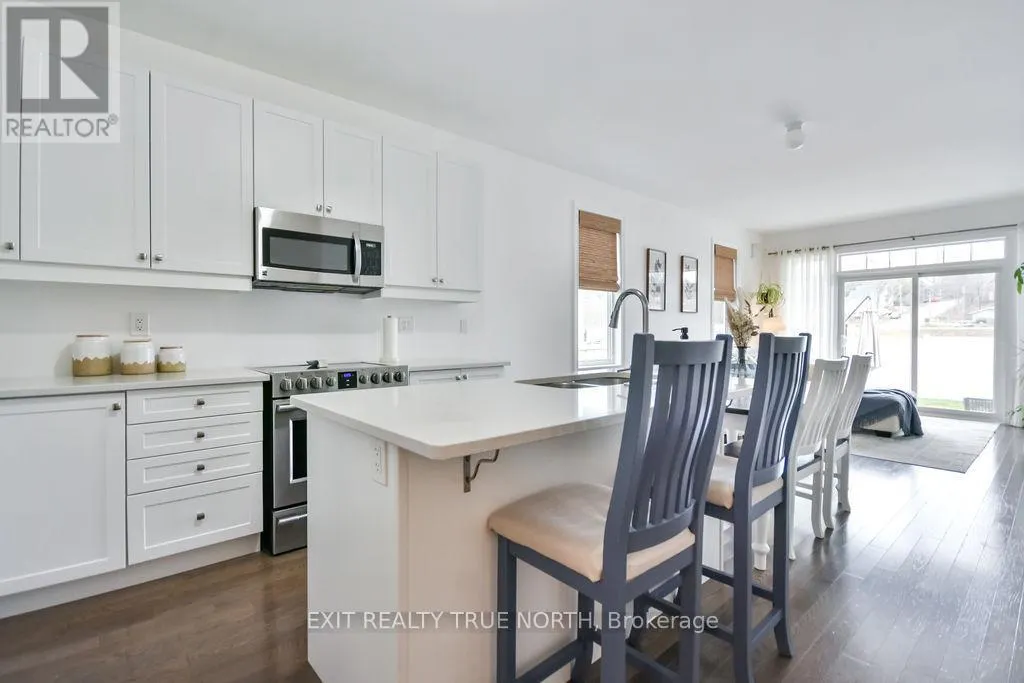 592 BAYPORT BOULEVARD