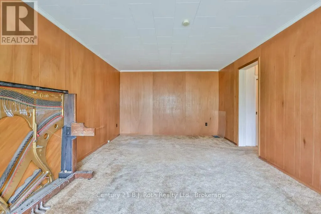 377 BARRIE ROAD