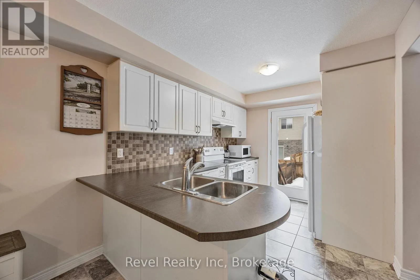1041 COOK DRIVE